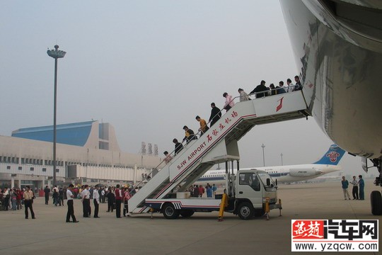6c626d015a1715332bac14.jpg