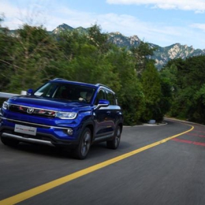 十万级SUV王者之战，长安CS35PLUS强势领风 骚