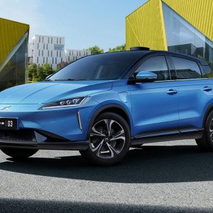 天气太热？小鹏G3汽车充电过程中自燃，100多项测试呢？