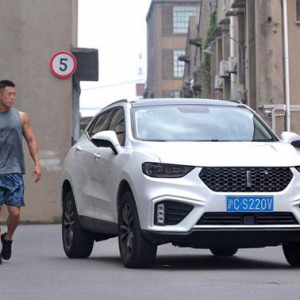 VV5打造“另类”健身房，与Keep明星“打卡”燃情盛夏！