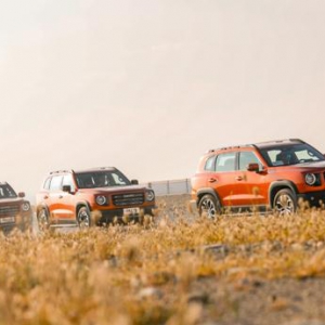 一张寻狗启事  一位“新旅伴” 一起潮野阿拉善