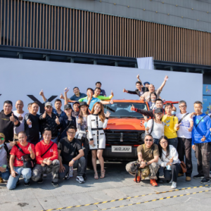 征服越野达人，攻略时尚圈层，坦克300城市乐园磁力聚场