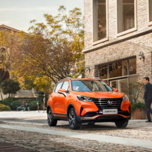 长安汽车SUV阵线喜添丁！全新CS15正式上市，售价6.19万-7.69万！ ...