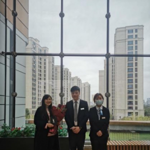 女王特权日 宠爱在初恋 幸福就要妆点你的生活