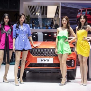 “她时代”开启，WEY VV5为女性车主创造“颜智”用车体验！