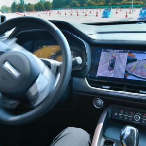 和“谭谈交通”一样火爆 哈弗F7智能安全引年轻人围观