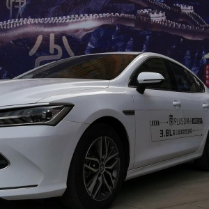 上市即热销 3.8L油耗燃油轿车颠覆者秦PLUS DM-i 牛在哪里？