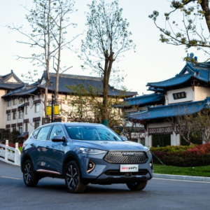 月岩灰配色上装 哈弗F7全新配色问世 首付2.5万轻松开回家