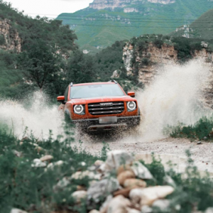 野性爆发！哈弗大狗越野场实力压制丰田RAV4荣放