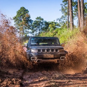 月亮没有征服却被车主吐槽买了个“爹”北京BJ40问题频出为哪般？ ... ...