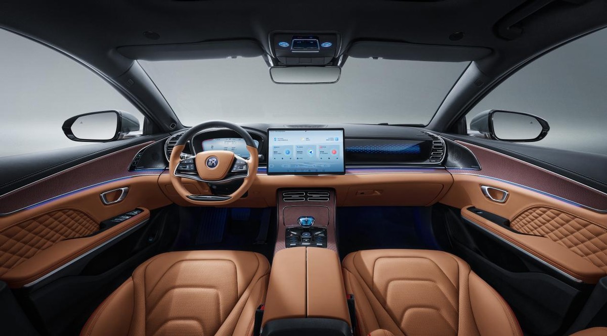 比亚迪发布汉家族四款全新车型，售价21.58-32.98万元