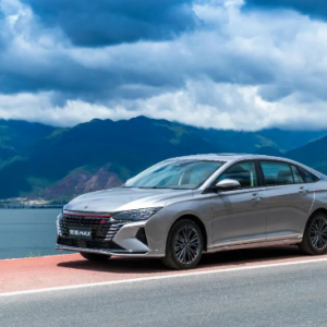 五一带娃出游，怎少得了宽体家轿奕炫MAX！