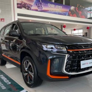 风行T5马赫版7座车型已到店，丰富配置一探究竟