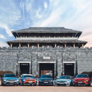 “凡学改装车”集结，凡尔赛C5 X与客户一起玩转古都西安