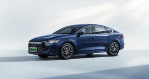 油电同价 颠覆燃油 秦PLUS DM-i 2023冠军版9.98万元起