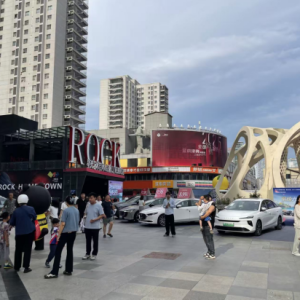 石家庄湾里庙步行街双十一购车节盛大启幕